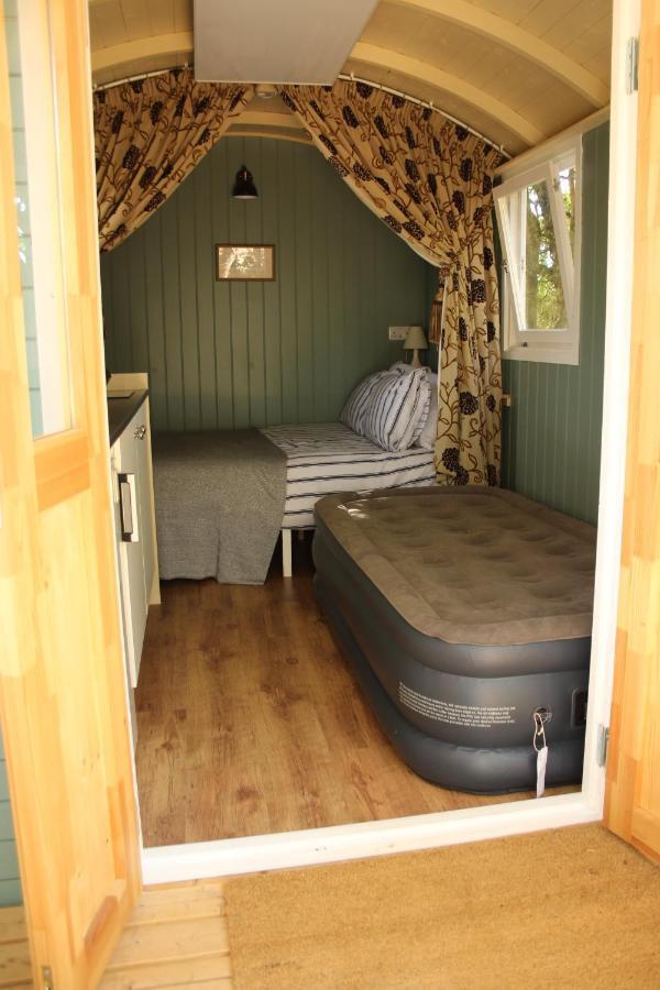 The Kestrel Shepherd Hut, Whitehouse Farm ستوماركت المظهر الخارجي الصورة