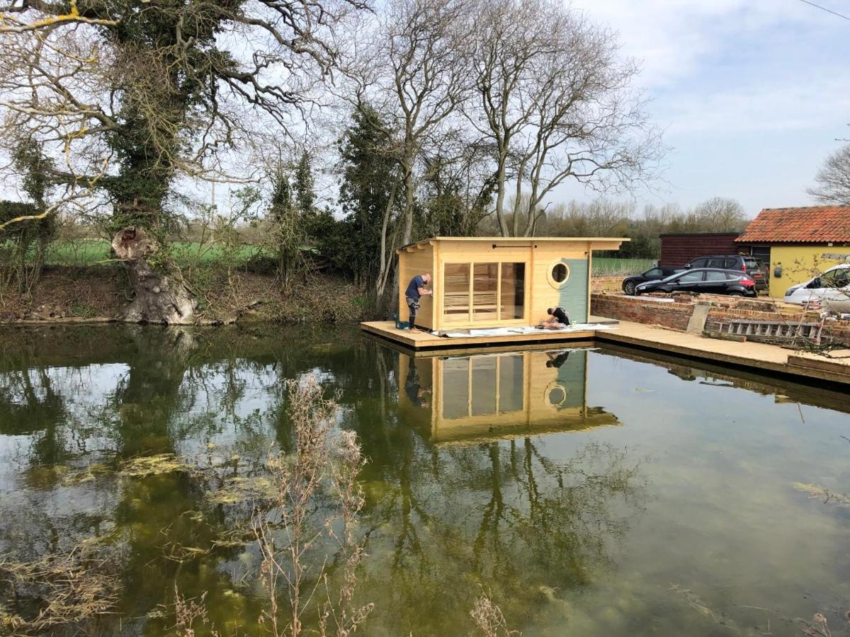 The Kestrel Shepherd Hut, Whitehouse Farm ستوماركت المظهر الخارجي الصورة